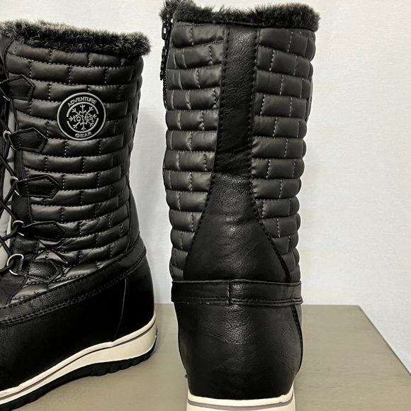 Totes Women's Weather Boots in Black/Pewter. Style E70564. Size 8. - Picture 6 of 12